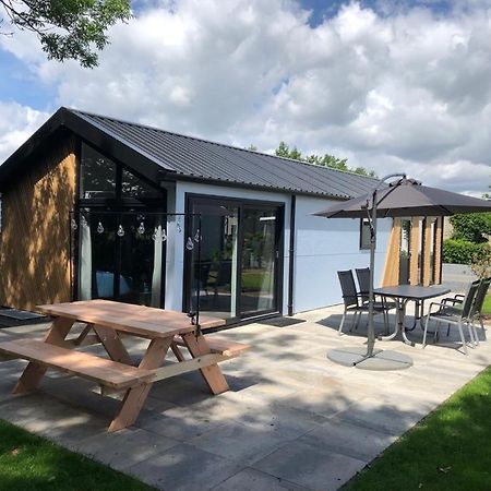 Luxe En Gezellig Chalet Aan Veluwemeer 4 Pers Hulshorst Exterior photo
