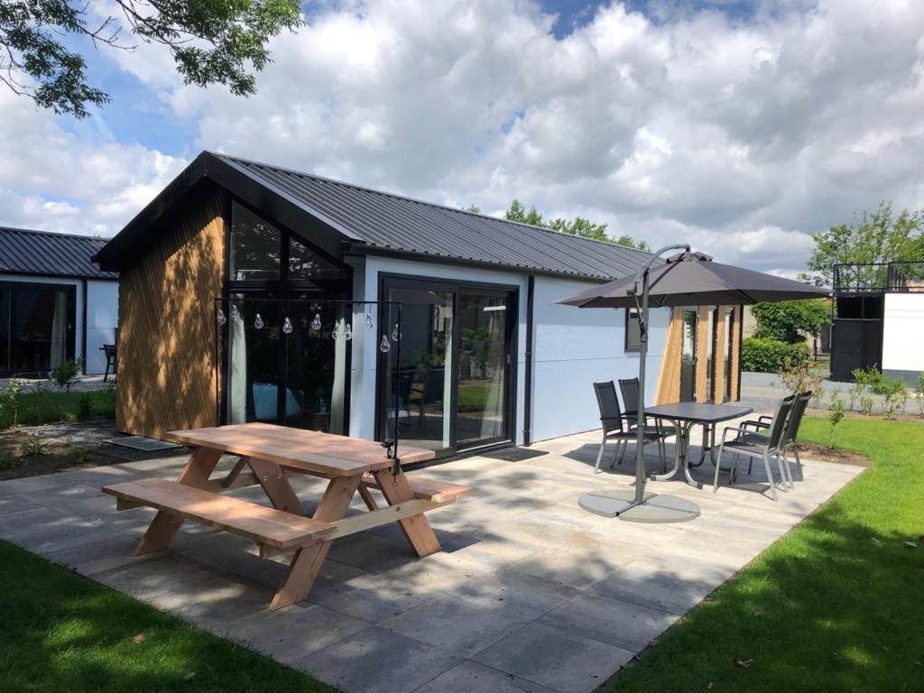 Luxe En Gezellig Chalet Aan Veluwemeer 4 Pers Hulshorst Exterior photo