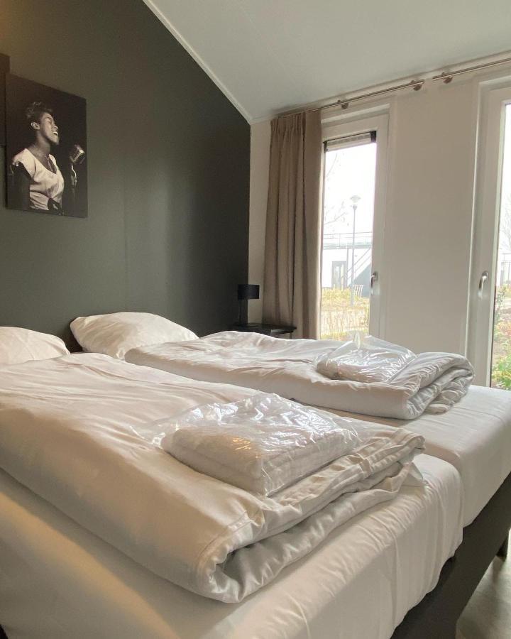 Luxe En Gezellig Chalet Aan Veluwemeer 4 Pers Hulshorst Exterior photo